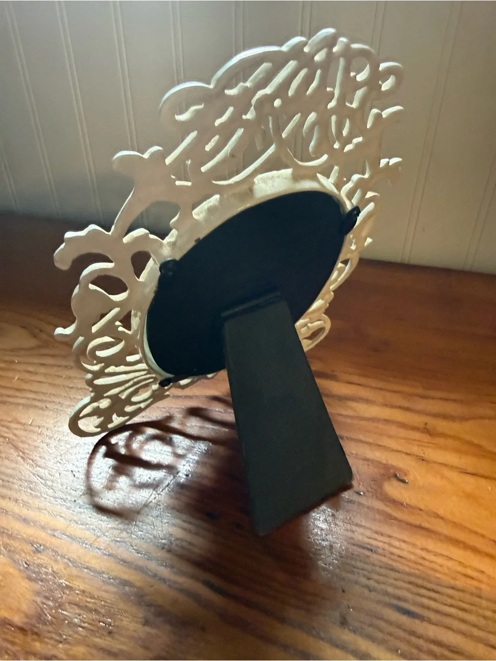 Vintage Cream Ornate Iron Oval Decorative Photo Frame